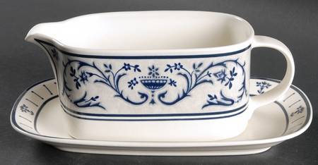 Lyrique Gravy Boat & Underplate (Relish/Butter)