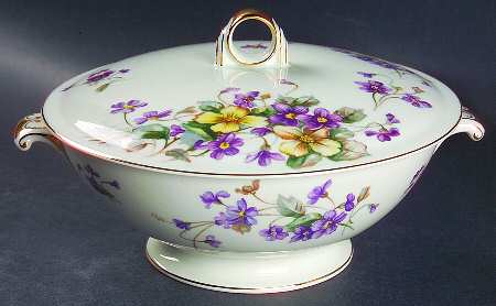 Adele (Orleans Shape, Narrow Rim) Round Covered Vegetable