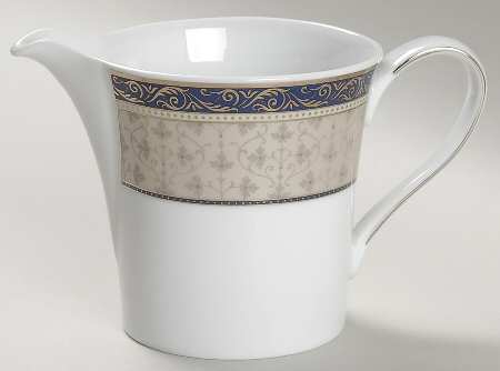 Delacourt Creamer