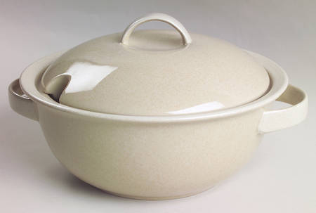 Sand Piper 2 Qt Round Covered Casserole