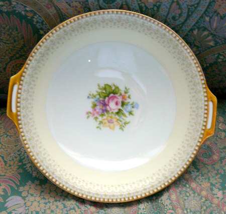 MEI738 Handled Cake Plate
