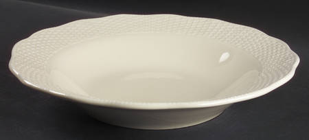 Country Manor Cream 14" Pasta Serving Bowl