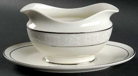 Carleton Gravy Boat & Underplate