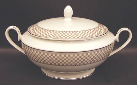 Roman Terrace 1.5 Qt Round Covered Casserole