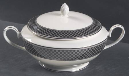 Ebony Mosaic Round Covered Vegetable