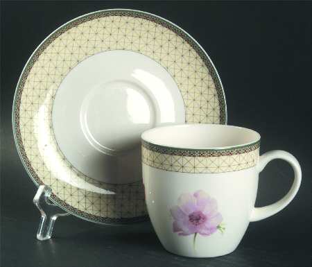Poppy Memory Flat Cup & Saucer Set