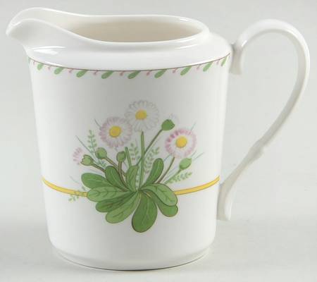 Daisy Place Creamer