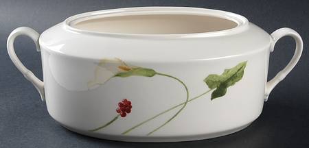 Classic Calla 2 Quart Oval Covered Casserole No Lid