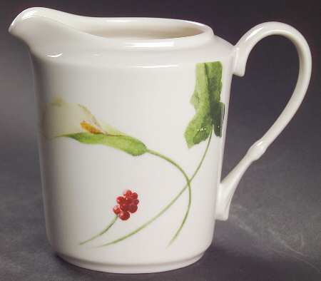 Classic Calla Creamer