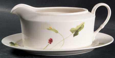 Classic Calla Gravy Boat & Underplate