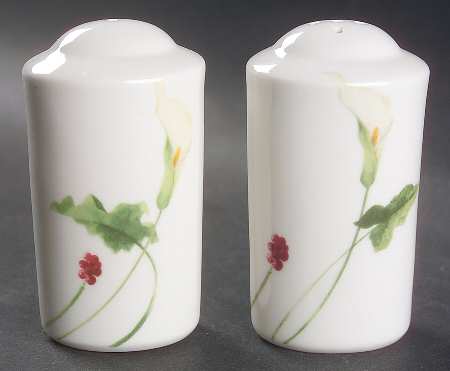 Classic Calla Salt & Pepper Set