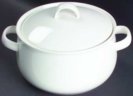 Arctic White 2 Qt Round Covered Casserole