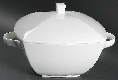 Elegance White 2 Qt Round Covered Casserole