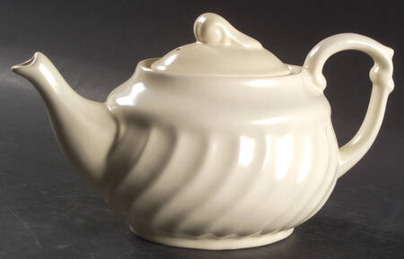 Yorkshire Ivory (Matte) by Metlox - Poppytrail - Vernon