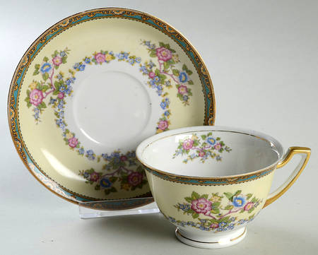 MEI1134 Footed Cup & Saucer Set