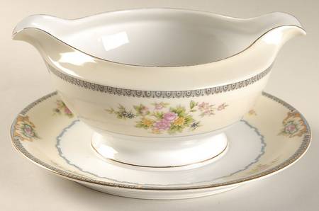 MEI768 Gravy Boat with Attached Underplate
