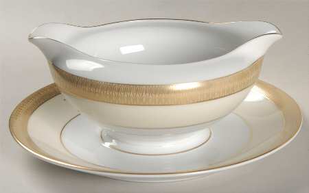 Royalty Gravy Boat with Attached Underplate by Mikado