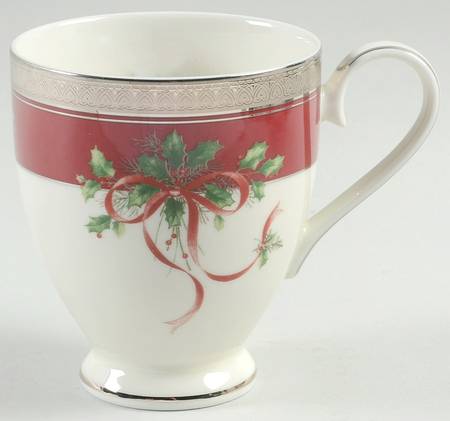 Palatial Holly Platinum Mug