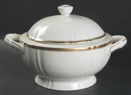Hyde Park Gold 2 Qt Round Covered Casserole