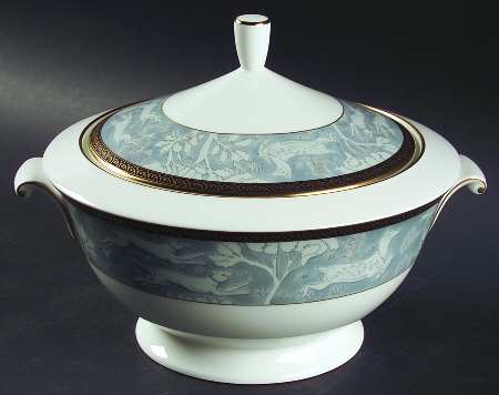 Enchanted Forest Blue 2 Qt Round Covered Casserole