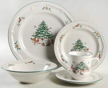 Woodland Christmas (Embossed Rim) 5 Piece Place Setting