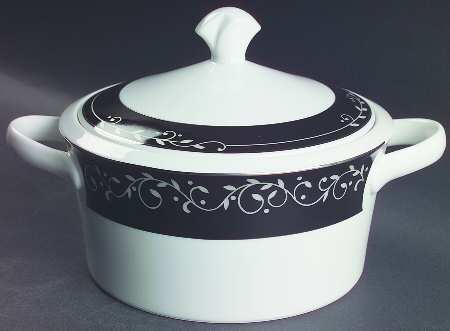Organdi 2 Qt Round Covered Casserole