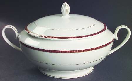 English Brocade 2 Qt Round Covered Casserole