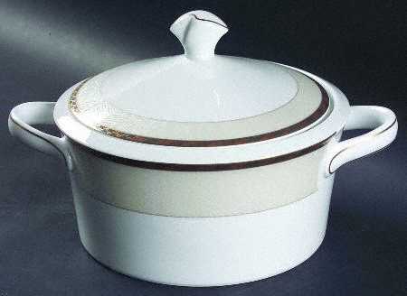 Corsica 2 Qt Round Covered Casserole