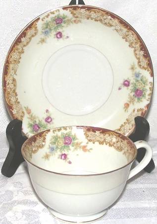 MJ4 Footed Cup & Saucer Set
