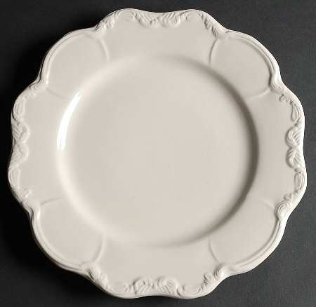 Scallop (Embossed) by Martha Stewart