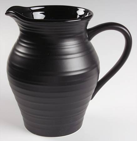 Swirl Black 80 Oz Pitcher