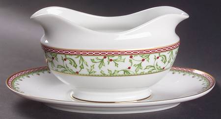Holiday Traditions Gravy Boat & Underplate