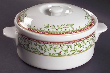 Holiday Traditions 1 Qt Round Covered Casserole