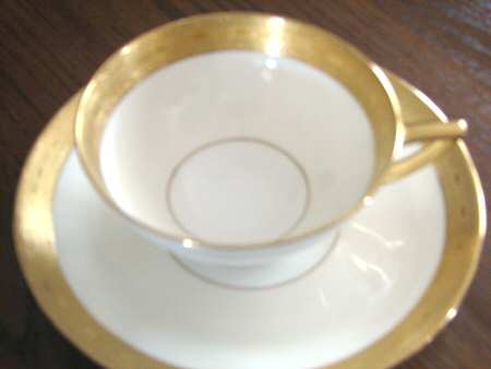 H4523 Footed Cup & Saucer Set
