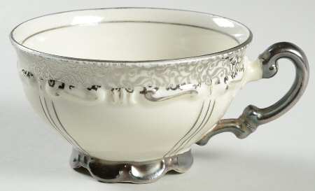 MIT87 Footed Cup