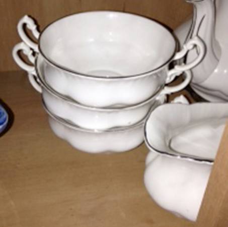 MLE1 Footed Cream Soup Bowl by Michelle (England)