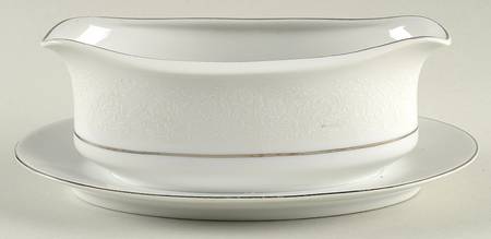 Shannon Gravy Boat with Attached Underplate