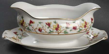 Encanto Gravy Boat with Attached Underplate by Narumi