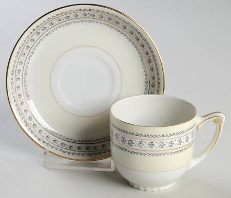 Laurel Flat Demitasse Cup & Saucer Set by Narumi