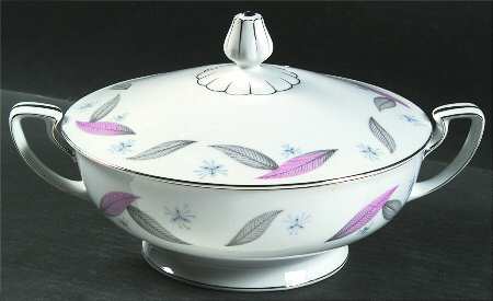 Serenade Round Covered Vegetable