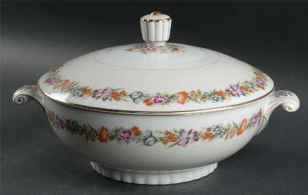 Stratford Round Covered Vegetable