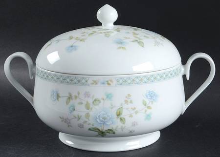 Angel D'Amour Tureen &  Lid