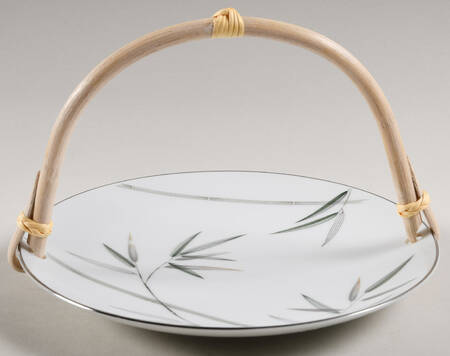 Bambina 5 3/8"-5 5/8" Bamboo Handled Serving Plate  HC