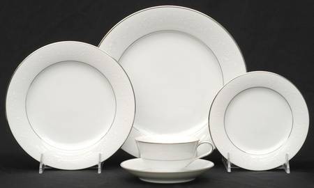 Buckingham 40 Piece Estate Set