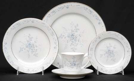Carolyn 5 Piece Place Setting