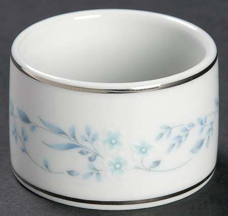 Carolyn Napkin Ring
