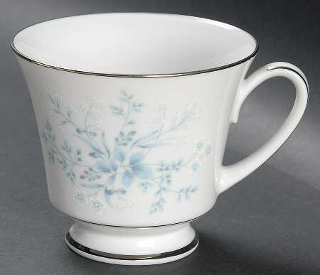 Carolyn Footed Cup