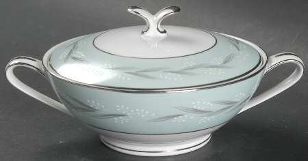 Esmeralda Sugar Bowl & Lid by Noritake