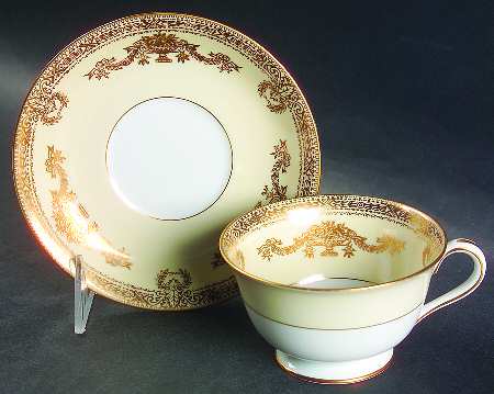 Goldana Footed Cup & Saucer Set by Noritake