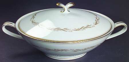 Laurel (5903) Round Covered Vegetable